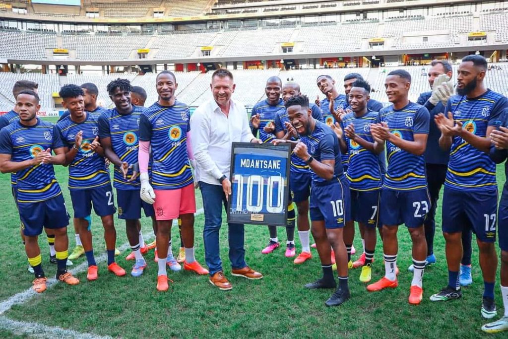 Mdu Mdantsane and teammates after 100th cap for Cape Town City