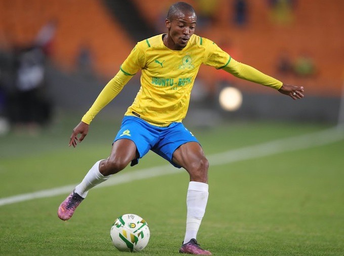 Thapelo Morena former Mamelodi Sundowns player kicking the ball.