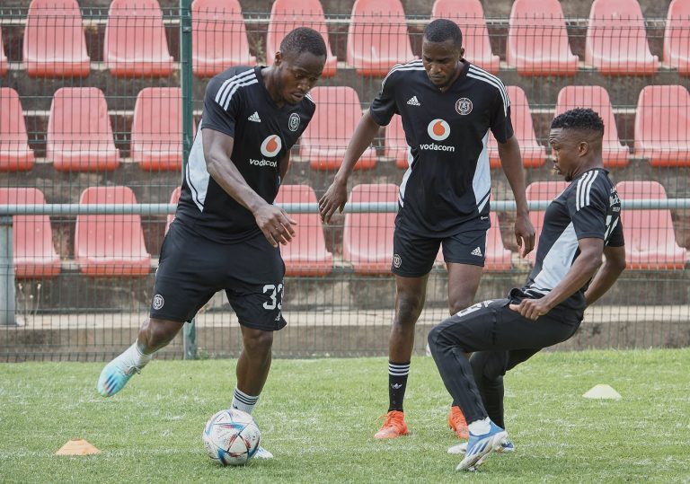 Marou Souaibou and Eva Nga training with teammate.