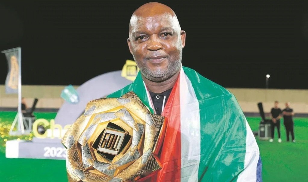 Pitso Mosimane with trophy