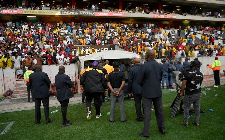 Angry Kaizer Chiefs fans throwing objects at Ntseki