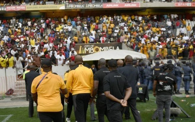 Molefi Ntseki had to be escorted by police as kaizer chiefs fans were baying for his blood