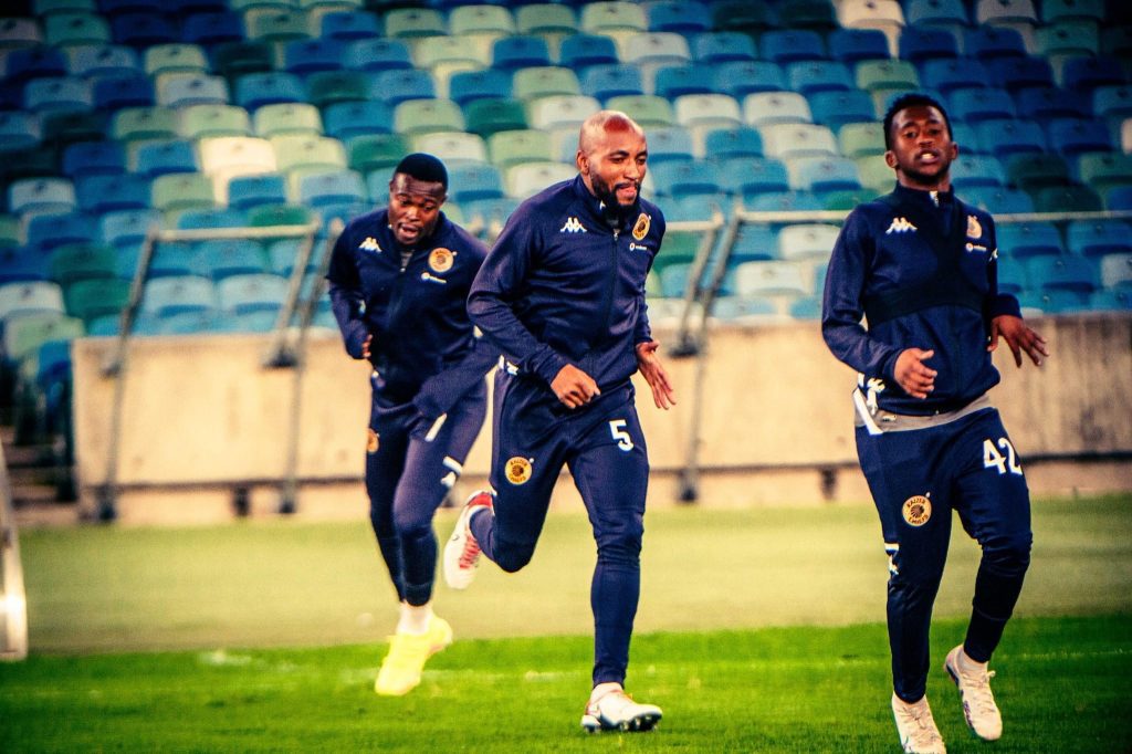 Sibongiseni Mthethwa training with Kaizer Chiefs players