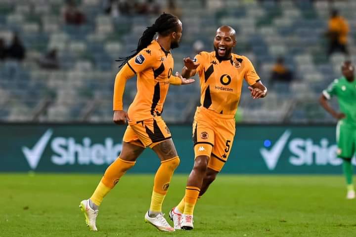 Sibongiseni Ox Mthethwa and Edmilson Dove for Kaizer Chiefs