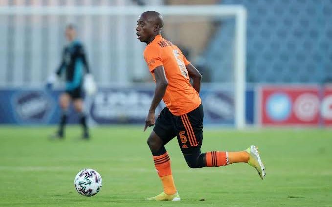 Ben Motshwari playing football extension 