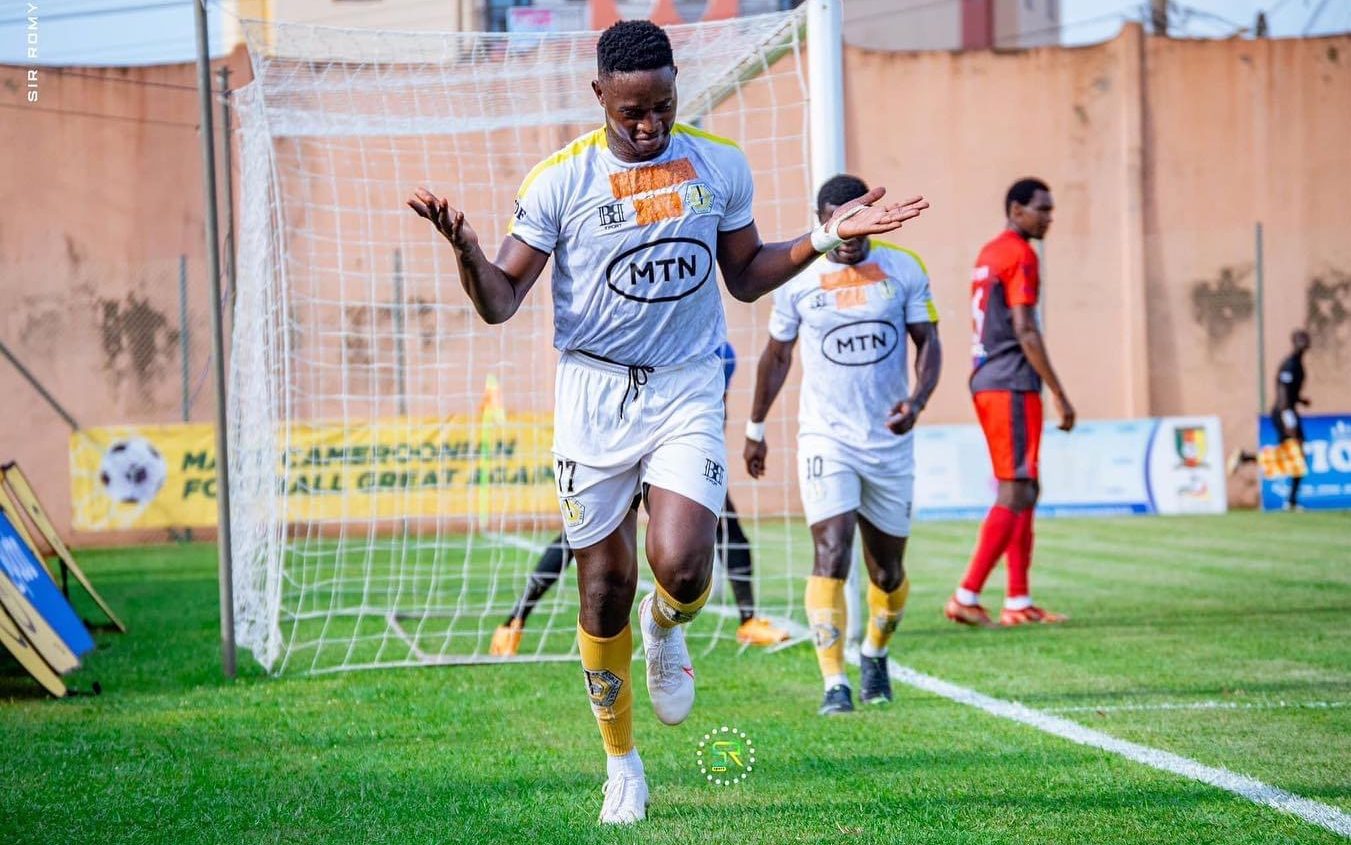 Young Africans  striker Lionel Christian Ateba playing football