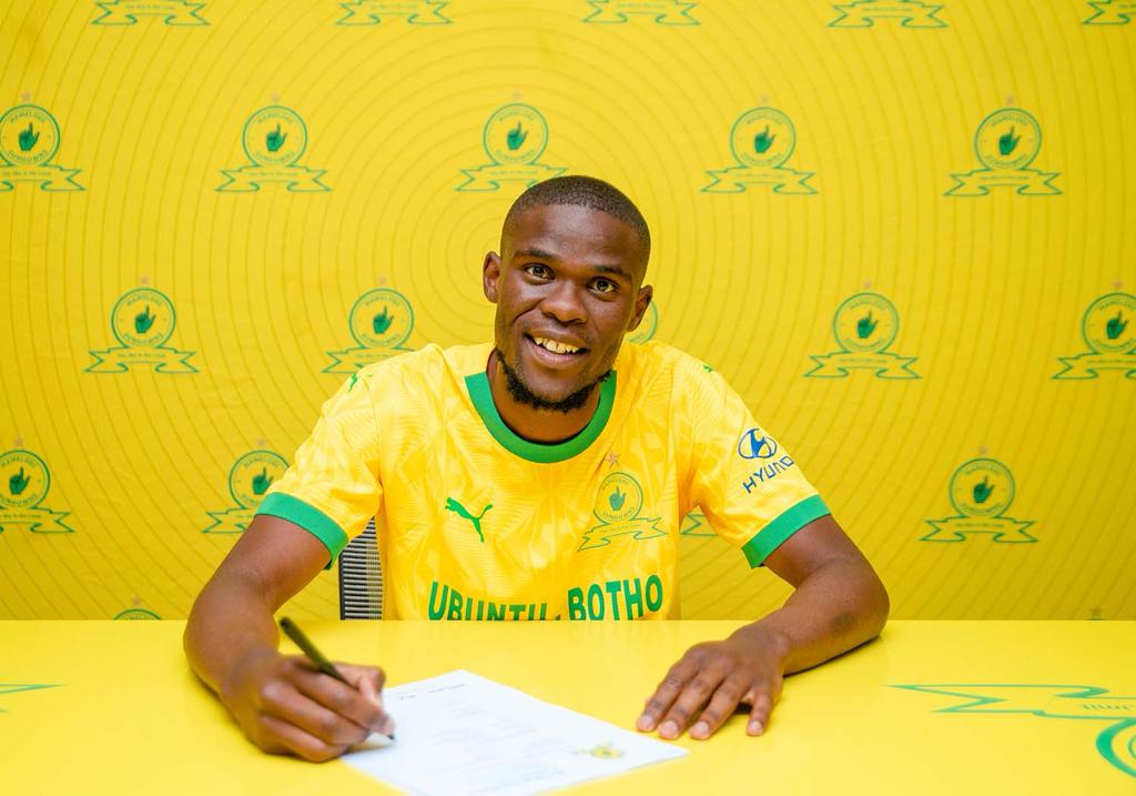 Mamelodi Sundowns have bolstered their defence with the signing Zuko Mdunyelwa